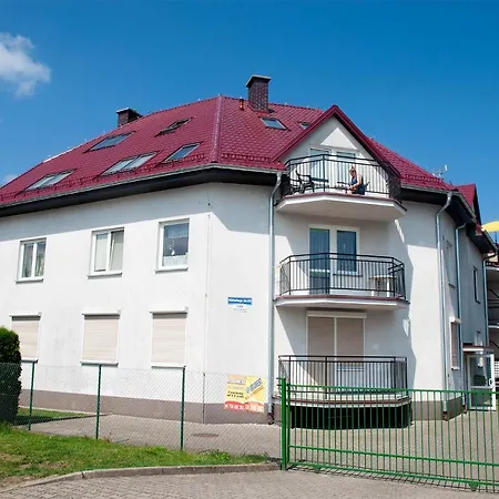 公寓 Ikar Blisko Morza 波别罗沃